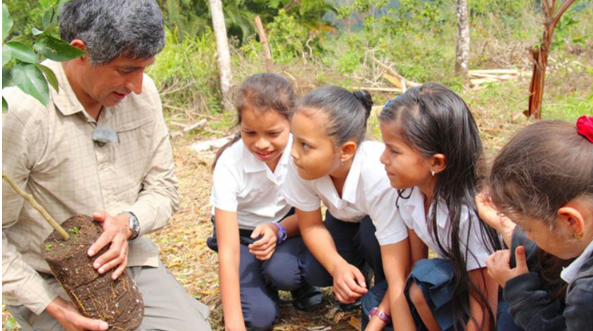 Costa Rica travel-to-nature rainforest school