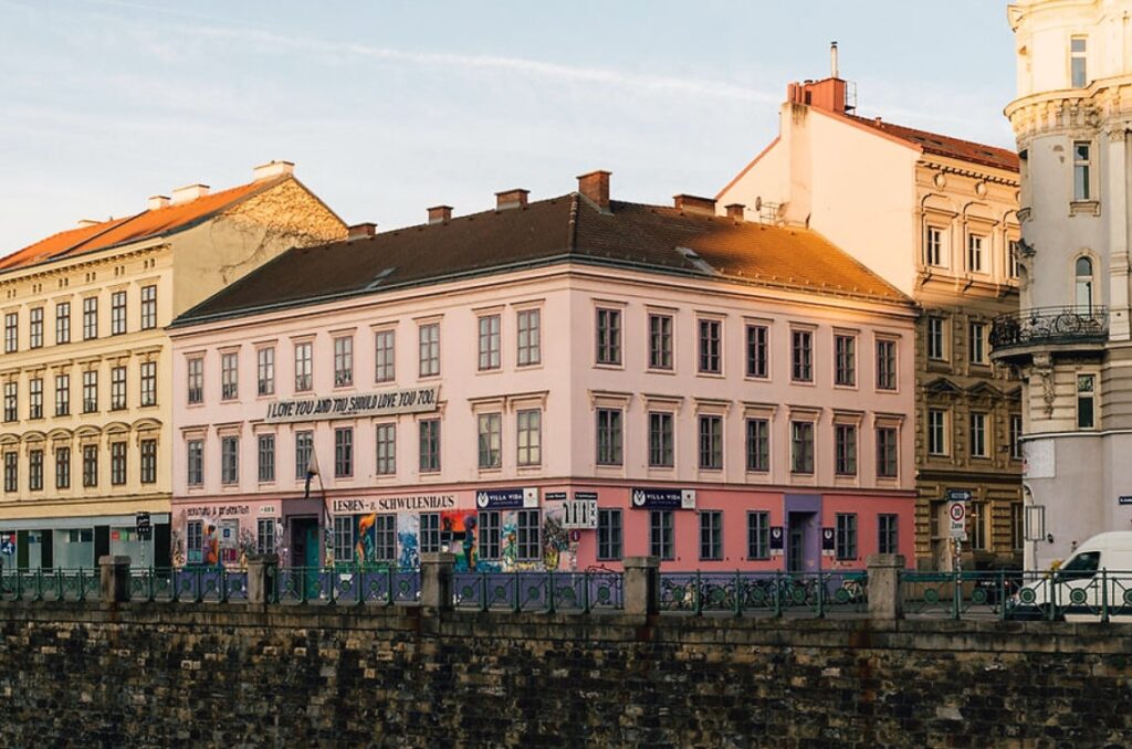 VIENNA MARKS PRIDE WITH A VIDEO CELEBRATING ITS FAMOUS DRAG QUEENS