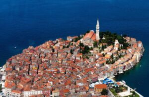 Croatia in Schengen and the Eurozone