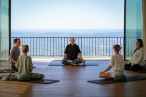 Guests can join the yoga retrest at New Life Portugal